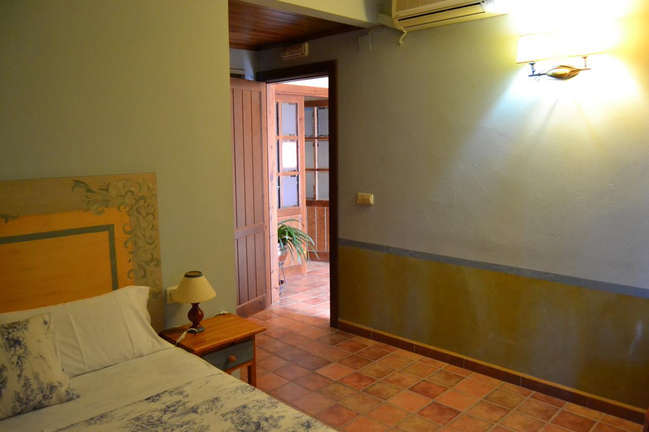 Hostal Toribio Galaroza Luaran gambar