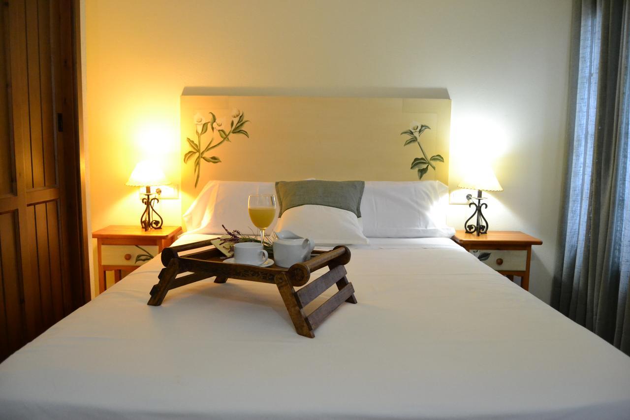 Hostal Toribio Galaroza Luaran gambar