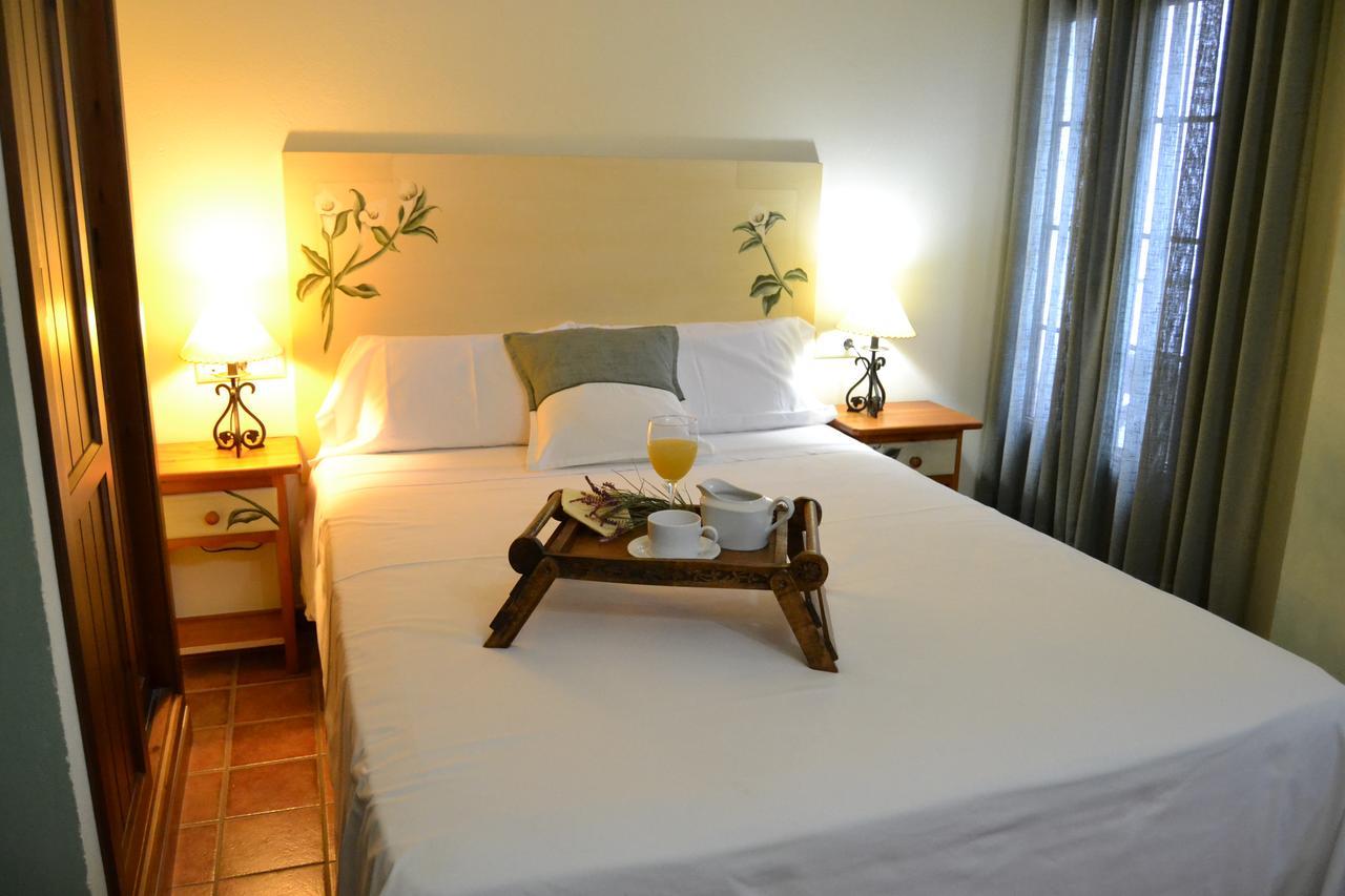 Hostal Toribio Galaroza Luaran gambar