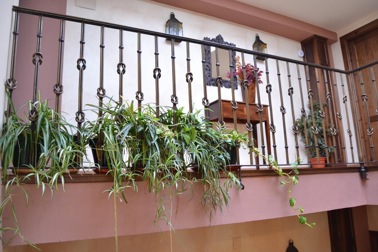 Hostal Toribio Galaroza Luaran gambar